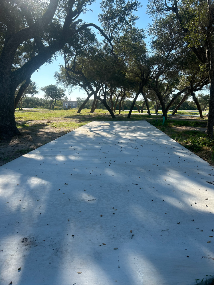 Alluring Oaks RV Park photo 5